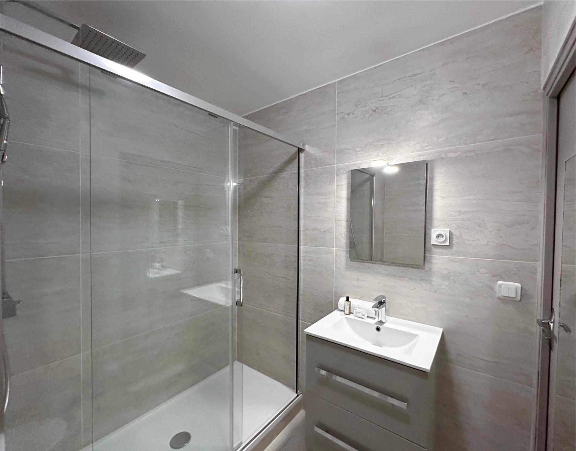 Brand-New Studio With Eiffel Tower View Paris Exteriör bild
