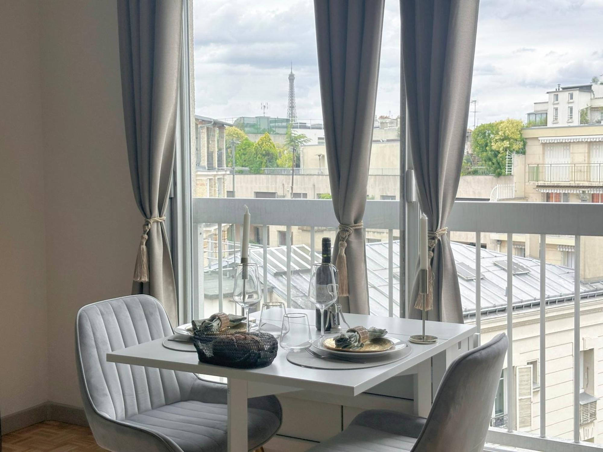 Brand-New Studio With Eiffel Tower View Paris Exteriör bild